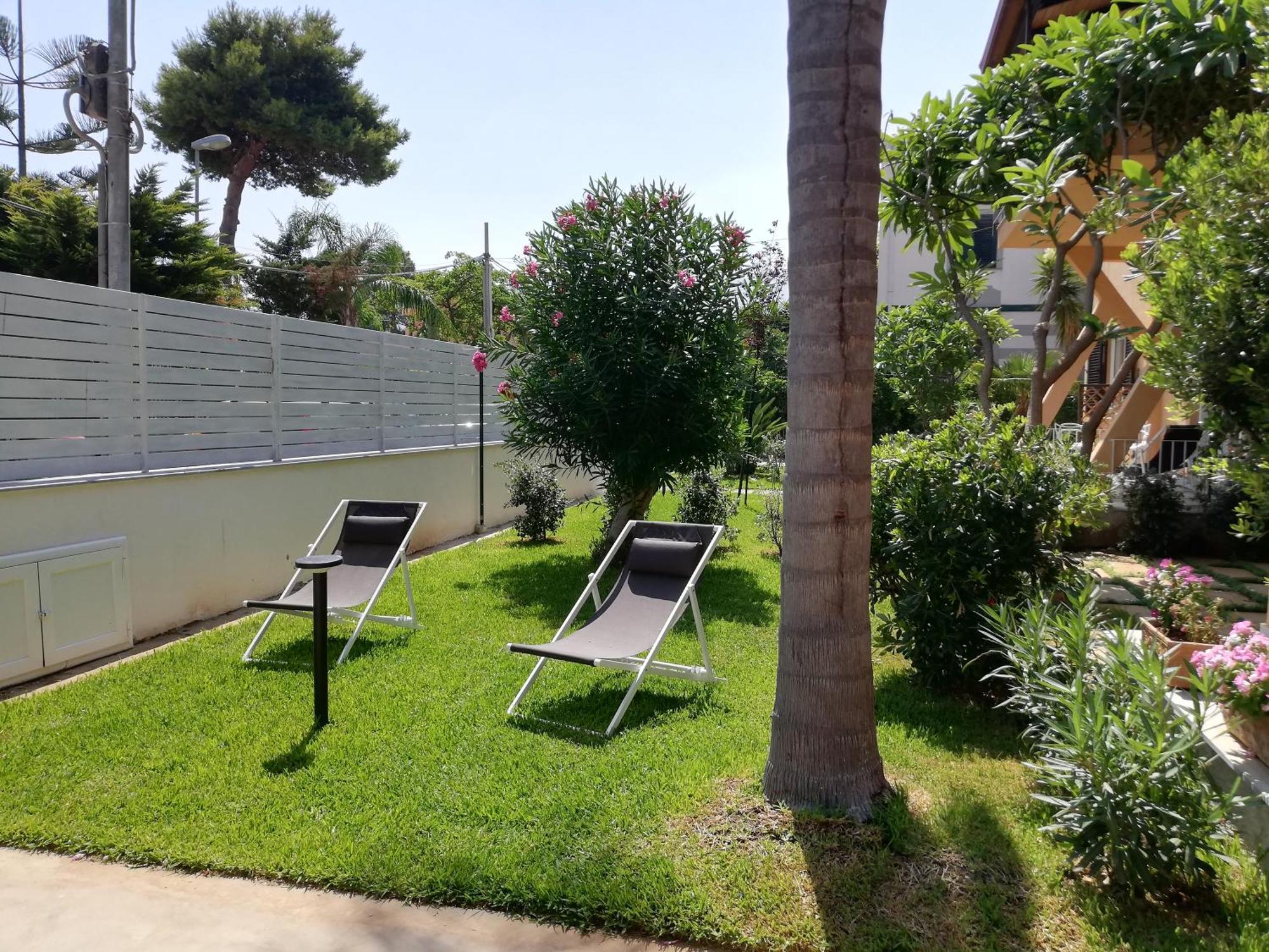 Mondello Felix - Appartamenti In Villa A 600M Dal Mare 外观 照片